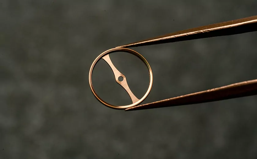 machine-decolletage-pieces-horlogerie-sur-mesure-2 machine-decolletage-pieces-horlogerie-sur-mesure-2